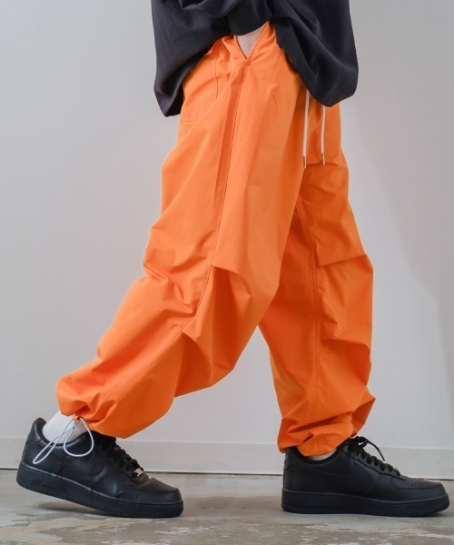 improves（インプローブス）の「T/TWILL バルーンシルエット カラー ミリタリーパンツ（カーゴパンツ・メンズ・ブラック/オレンジ/ブルー/ミント・MEDIUM/LARGE）」の4枚目の写真