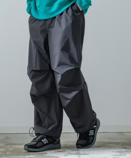 improves（インプローブス）の「T/TWILL バルーンシルエット カラー ミリタリーパンツ（カーゴパンツ・メンズ・ブラック/オレンジ/ブルー/ミント・MEDIUM/LARGE）」の5枚目の写真