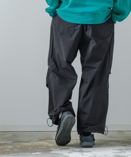 improves（インプローブス）の「T/TWILL バルーンシルエット カラー ミリタリーパンツ（カーゴパンツ・メンズ・ブラック/オレンジ/ブルー/ミント・MEDIUM/LARGE）」の6枚目の写真