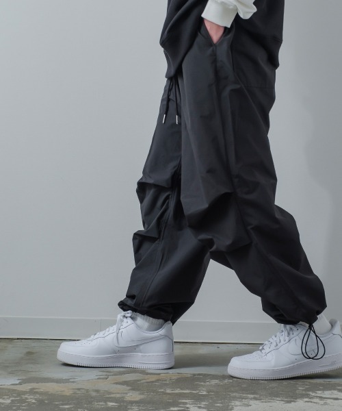 improves（インプローブス）の「T/TWILL バルーンシルエット カラー ミリタリーパンツ（カーゴパンツ・メンズ・ブラック/オレンジ/ブルー/ミント・MEDIUM/LARGE）」の8枚目の写真