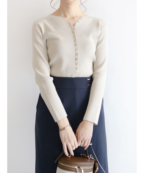 Te chichi（テチチ）の「フロントボタンキーネックニット（ニット/セーター・レディース・ブラック/ベージュ/イエロー・ﾌﾘ-）」の2枚目の写真