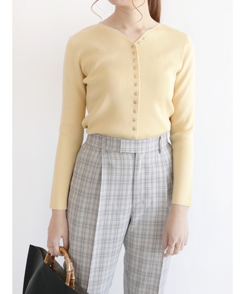 Te chichi（テチチ）の「フロントボタンキーネックニット（ニット/セーター・レディース・ブラック/ベージュ/イエロー・ﾌﾘ-）」の3枚目の写真