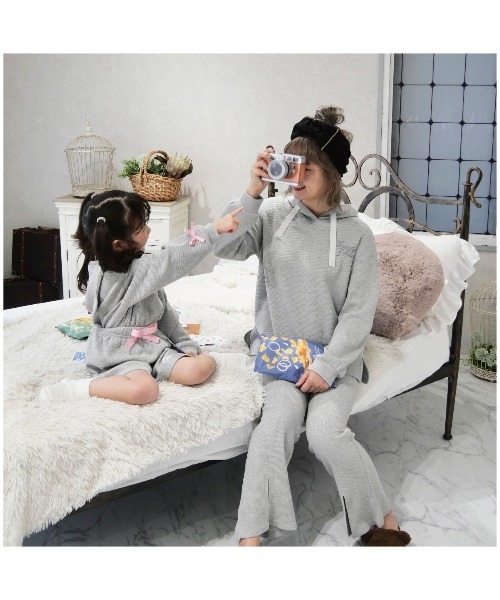 Candychuu（キャンディチュウ）の「【キッズ】親子おそろいワッフルリラックスウェア（ルームウェア/パジャマ・キッズ・ライトグレー/ネイビー・110/120/130）」の6枚目の写真