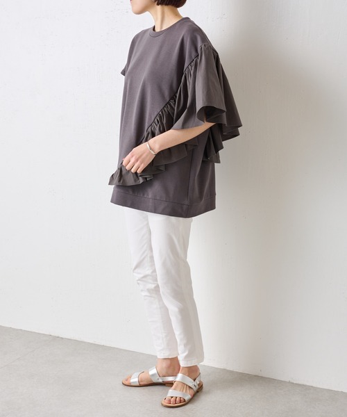 BEARDSLEY（ビアズリー）の「アシメフリルフレンチプルオーバー（Tシャツ/カットソー・レディース・ベージュ/チャコールグレー・FREE）」の3枚目の写真