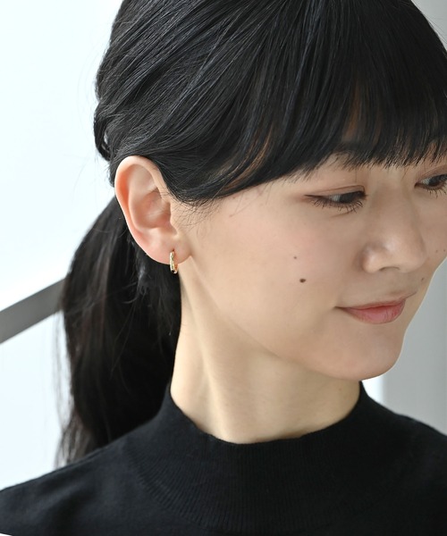 colleca la（コレカラ）の「[stainless]ステンレス・カットフープピアス〈金属アレルギー対応〉（ピアス（両耳用）・レディース・シルバー/ゴールド・ﾌﾘ-）」の4枚目の写真