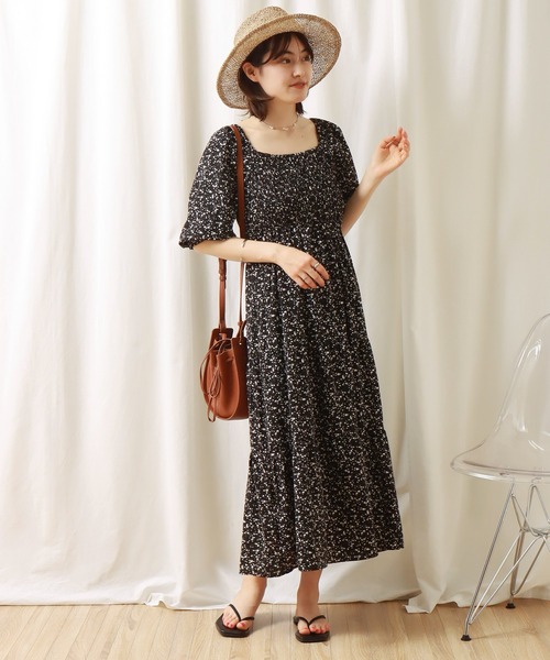 libelle more(リベル モア)の「花柄デシン シャーリングティアードワンピース(ワンピース・レディース・オフホワイト/ブラック/ブルー・M/L)」の5枚目の写真