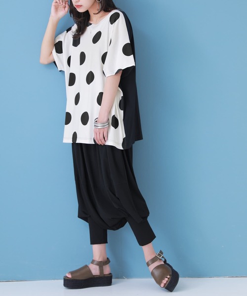 osharewalker（オシャレウォーカー）の「【廃盤】『ドット柄×無地前後2wayTシャツ』（Tシャツ/カットソー・レディース・ブラック×カーキ/ホワイト×ブラック・FREE）」の6枚目の写真