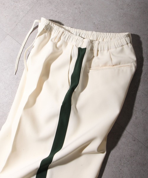 NILWAY(ニルウェイ)の「配色サイドラインリラックスワイドトラックパンツ(スラックス・メンズ・アイボリー/ブラック/グリーン/ライトグレー/ダークブラウン/ピンク・MEDIUM/SMALL/LARGE)」の14枚目の写真
