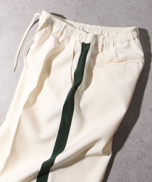 NILWAY(ニルウェイ)の「配色サイドラインリラックスワイドトラックパンツ(スラックス・メンズ・アイボリー/ブラック/グリーン/ライトグレー/ダークブラウン/ピンク・MEDIUM/SMALL/LARGE)」の20枚目の写真