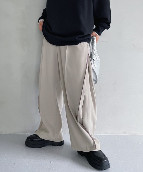 PAGEBOY（ページボーイ）の「パイピング2WAYパンツ（スラックス・レディース・グレイッシュベージュ/ブラック・FREE）」の8枚目の写真