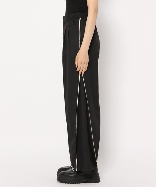 PAGEBOY（ページボーイ）の「パイピング2WAYパンツ（スラックス・レディース・グレイッシュベージュ/ブラック・FREE）」の13枚目の写真