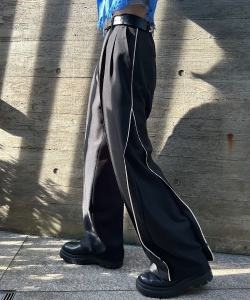 PAGEBOY（ページボーイ）の「パイピング2WAYパンツ（スラックス・レディース・グレイッシュベージュ/ブラック・FREE）」の22枚目の写真