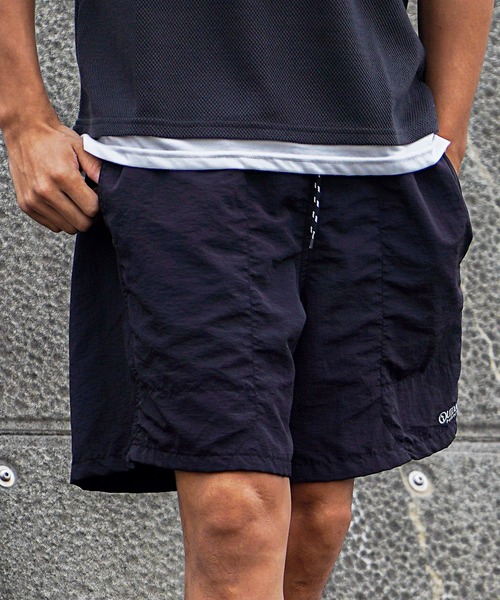 OUTDOOR PRODUCTS(アウトドアプロダクツ)の「『OUTDOOR/アウトドア』ナイロンバギーショーツ(その他パンツ・メンズ・オレンジ/パープル/モカ/チャコールグレー/マスタード/ライム/ネイビー/バイオレット/ブラック/グリーン/オレンジ系1/オリーブ/エメラルド/レオパード/ブラック系1・M/L/LL)」の2枚目の写真
