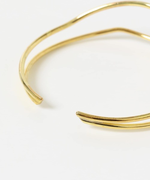 URBAN RESEARCH ROSSO WOMEN（アーバンリサーチ　ロッソ）の「BONVO　OLA CUFF（ブレスレット・レディース・ゴールド・-）」の3枚目の写真