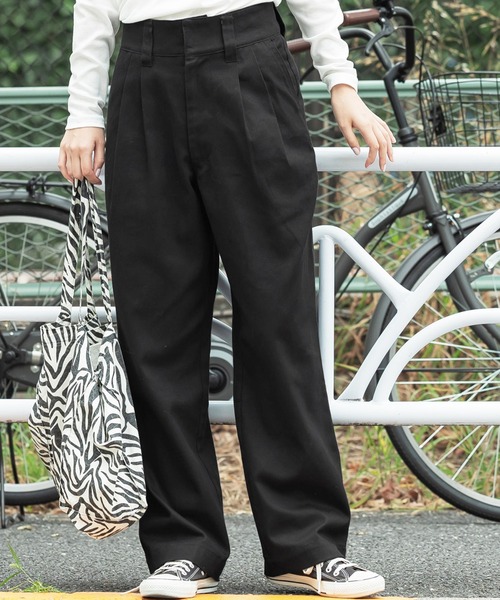 coca（coca）（コカ）の「ツータックツイルパンツ（デニムパンツ・レディース・ブラック/ブラウン・S/M/L）」の2枚目の写真