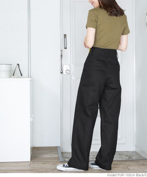 coca（coca）（コカ）の「ツータックツイルパンツ（デニムパンツ・レディース・ブラック/ブラウン・S/M/L）」の3枚目の写真