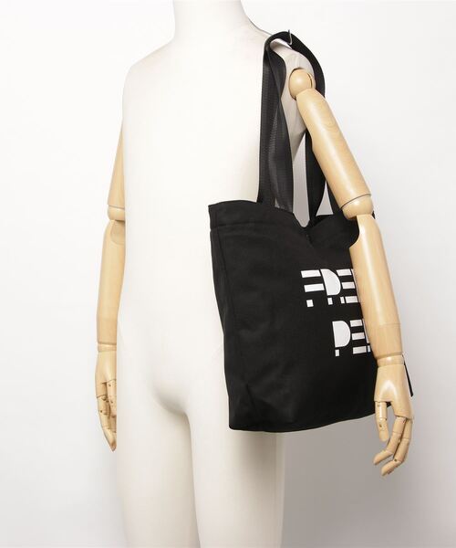 FRED PERRY（フレッドペリー）の「Fred Perry Text Tote Bag