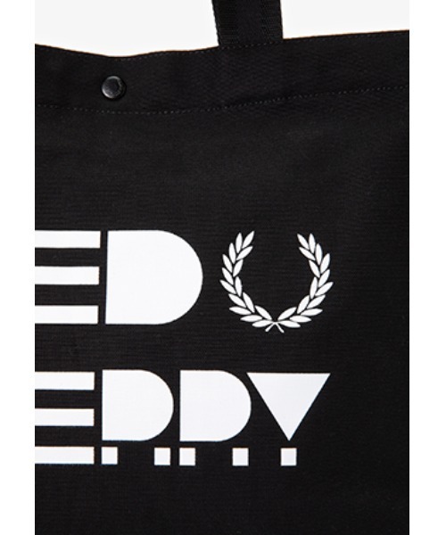 FRED PERRY(フレッドペリー)の「Fred Perry Text Tote Bag(トートバッグ・メンズ・ブラック・ONE SIZE)」の9枚目の写真