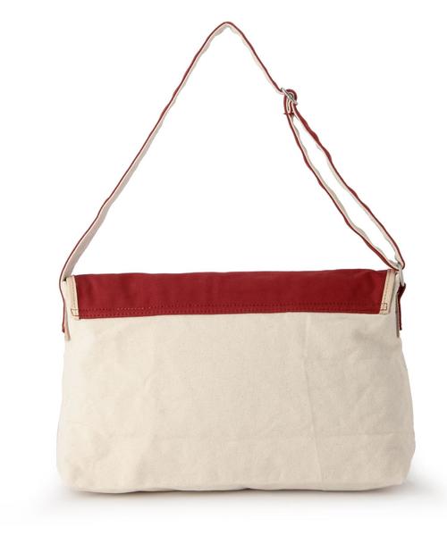 coen(コーエン)の「レザーパイピングキャンバスコンビショルダーバッグ(A4収納可)(ショルダーバッグ・メンズ・オフホワイト/レッド/ネイビー・フリー)」の9枚目の写真