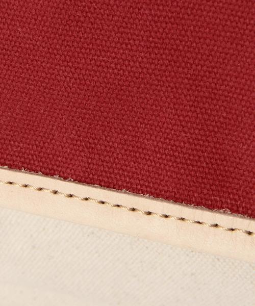 coen(コーエン)の「レザーパイピングキャンバスコンビショルダーバッグ(A4収納可)(ショルダーバッグ・メンズ・オフホワイト/レッド/ネイビー・フリー)」の4枚目の写真