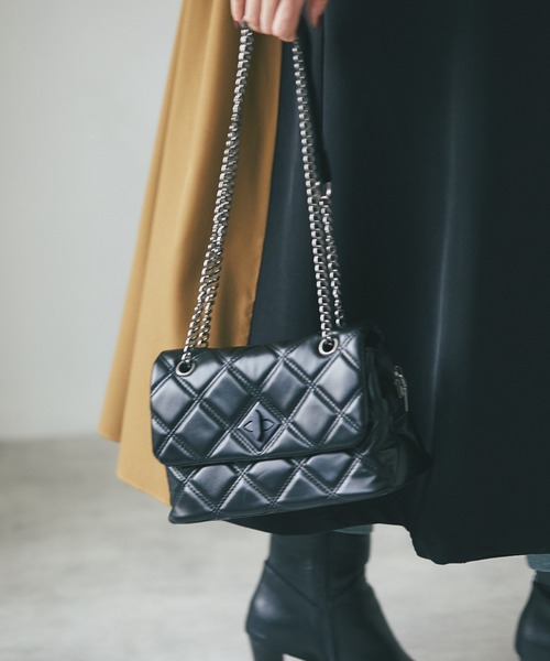 deux amour（ドゥーザムール）の「キルティングチェーンバッグ（ショルダーバッグ・レディース・ホワイト/ブラック/ベージュ/グレー・FRE/MEDIUM）」の9枚目の写真