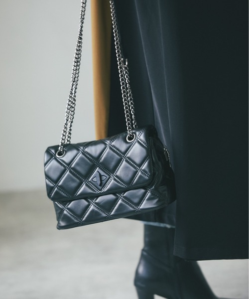 deux amour（ドゥーザムール）の「キルティングチェーンバッグ（ショルダーバッグ・レディース・ホワイト/ブラック/ベージュ/グレー・FRE/MEDIUM）」の11枚目の写真