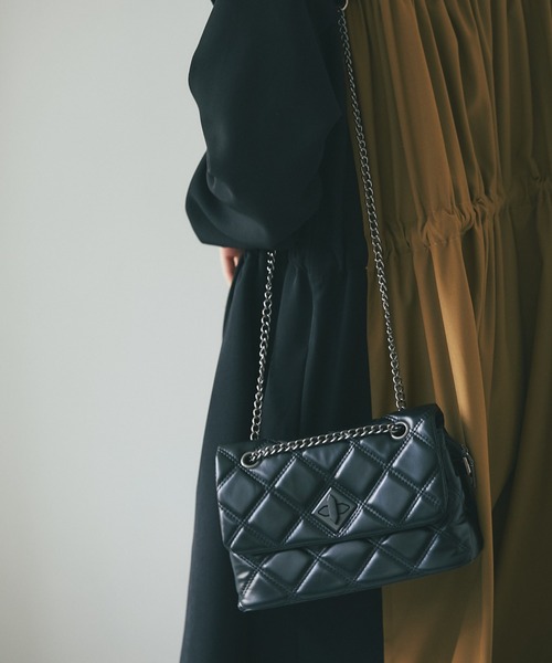 deux amour（ドゥーザムール）の「キルティングチェーンバッグ（ショルダーバッグ・レディース・ホワイト/ブラック/ベージュ/グレー・FRE/MEDIUM）」の10枚目の写真