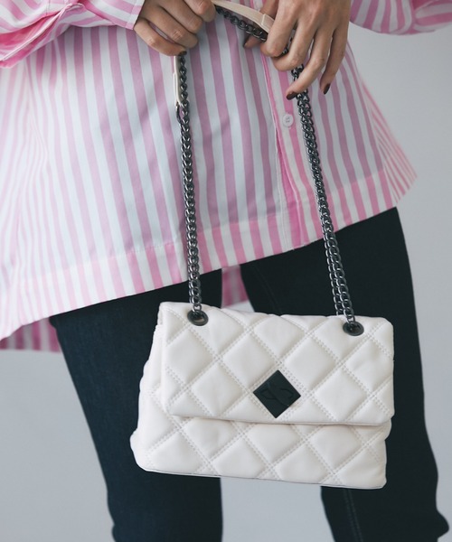 deux amour（ドゥーザムール）の「キルティングチェーンバッグ（ショルダーバッグ・レディース・ホワイト/ブラック/ベージュ/グレー・FRE/MEDIUM）」の6枚目の写真