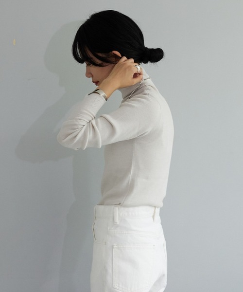 SHENERY(シーナリー)の「ハイネックリブニットプルオーバー(ニット/セーター・レディース・チャコールグレー/ライトグレー/ブラック/ピンク/ブルー・FREE)」の22枚目の写真