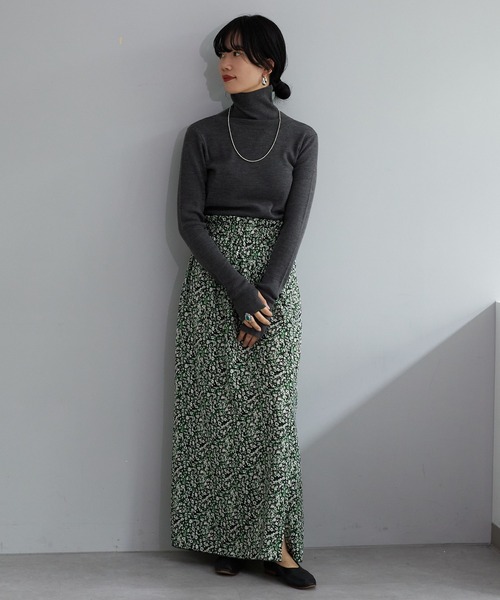 SHENERY(シーナリー)の「ハイネックリブニットプルオーバー(ニット/セーター・レディース・チャコールグレー/ライトグレー/ブラック/ピンク/ブルー・FREE)」の8枚目の写真