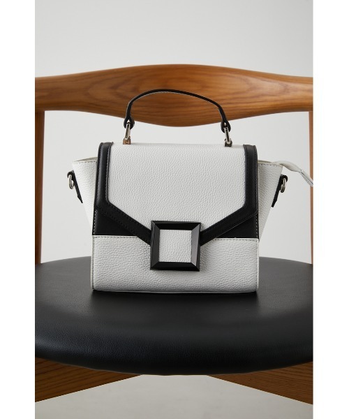 AZUL by moussy(アズールバイマウジー)の「BLACK BUCKLE BAG/ブラックバックルバッグ(ショルダーバッグ・レディース・ホワイト系その他/ベージュ系その他/ブラック・FREE)」の1枚目の写真