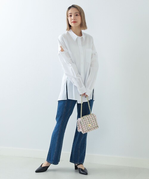 Ray BEAMS(レイビームス)の「Ray BEAMS / カットアウト スリーブ シャツ(シャツ/ブラウス・レディース・ホワイト/ブルー・ONE SIZE)」の9枚目の写真