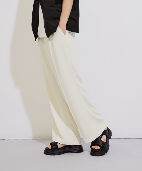 tk.TAKEO KIKUCHI（ティーケータケオキクチ）の「◆カラーワイドフレアパンツ（その他パンツ・メンズ・ブルー/ベビーピンク/アイボリー/グリーン/ブラック/マスタード/レンガ・02/03/66）」の2枚目の写真