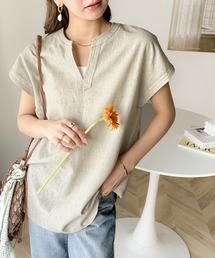 上品リラクシー。2way麻混Vネックトップス