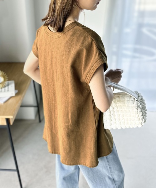 classicalelf(クラシカルエルフ)の「上品リラクシー。2way麻混Vネックトップス(Tシャツ/カットソー・レディース・キャメル/チャコールグレー/アイボリー/カーキ・LARGE/MEDIUM/SMALL/X-LARGE)」の16枚目の写真