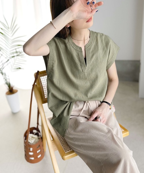 classicalelf(クラシカルエルフ)の「上品リラクシー。2way麻混Vネックトップス(Tシャツ/カットソー・レディース・キャメル/チャコールグレー/アイボリー/カーキ・LARGE/MEDIUM/SMALL/X-LARGE)」の19枚目の写真