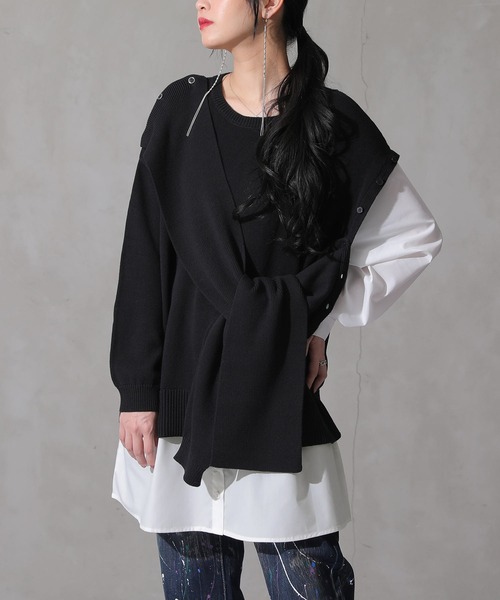 kOhAKU（コハク）の「【廃盤】『異素材ドッキング変形ニット』（ニット/セーター・レディース・ライトブルー/ブラック・FREE）」の2枚目の写真