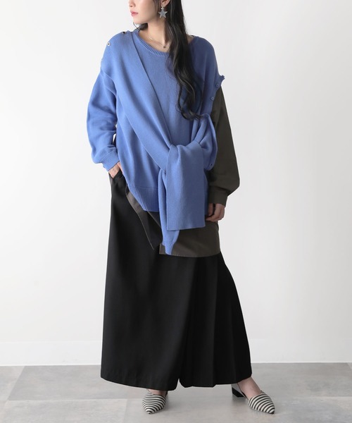 kOhAKU（コハク）の「【廃盤】『異素材ドッキング変形ニット』（ニット/セーター・レディース・ライトブルー/ブラック・FREE）」の5枚目の写真