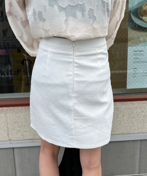 nemne store（ネンネストア）の「【低身長用サイズあり】裏地付き台形ミニスカート（スカート・レディース・アイボリー/ブラック・SMALL/MEDIUM）」の6枚目の写真