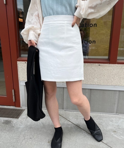 nemne store（ネンネストア）の「【低身長用サイズあり】裏地付き台形ミニスカート（スカート・レディース・アイボリー/ブラック・SMALL/MEDIUM）」の4枚目の写真