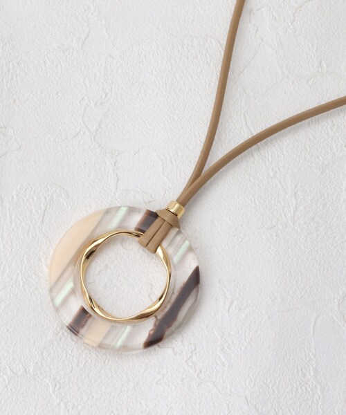 ヒスクローネジュエリー飾り