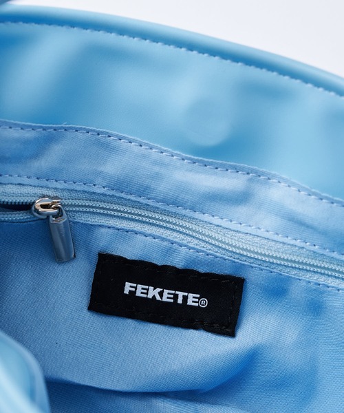 FEKETE(フェケテ)の「FEKETE LOGO VEGAN LEATHER MINI BAG / フェイクレザーミニバッグ(ハンドバッグ・レディース・ライトブルー/シルバー・FREE)」の16枚目の写真