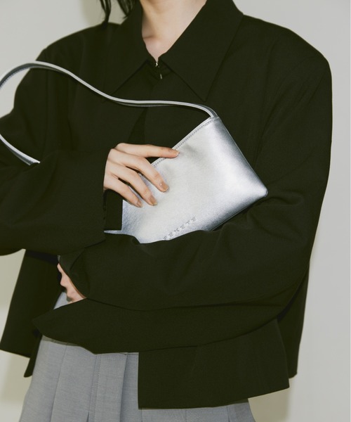 FEKETE(フェケテ)の「FEKETE LOGO VEGAN LEATHER MINI BAG / フェイクレザーミニバッグ(ハンドバッグ・レディース・ライトブルー/シルバー・FREE)」の5枚目の写真