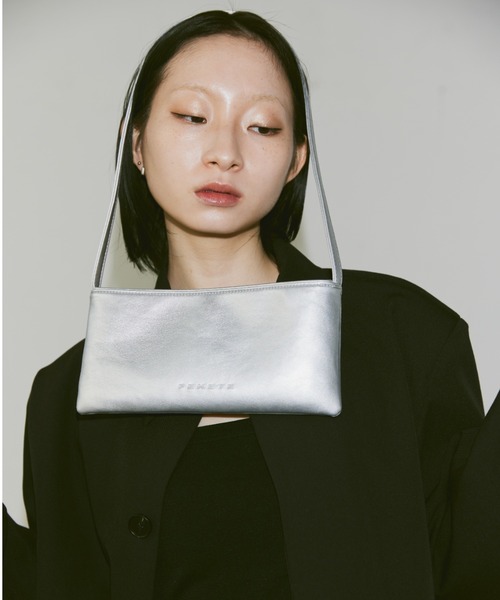 FEKETE(フェケテ)の「FEKETE LOGO VEGAN LEATHER MINI BAG / フェイクレザーミニバッグ(ハンドバッグ・レディース・ライトブルー/シルバー・FREE)」の22枚目の写真