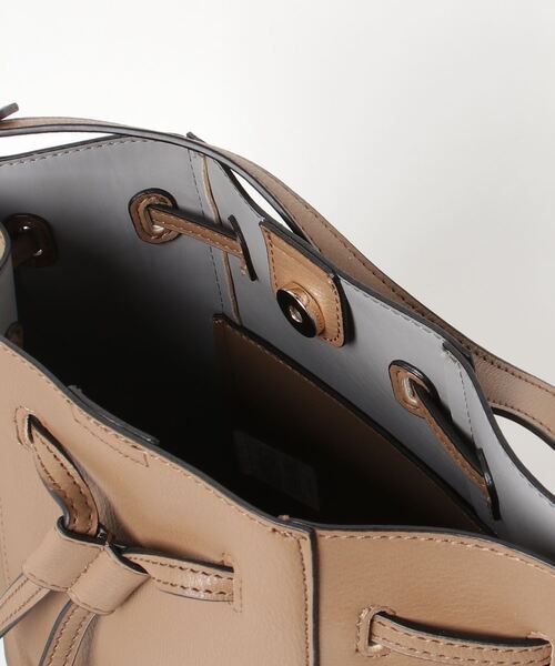 MIAN (ミアン)の「【MIAN】巾着2wayショルダー LOTUS 2221-217-1(ショルダーバッグ・レディース・ブラック/アイボリー/グレイッシュベージュ/モカ/イエロー/シルバー・FREE)」の9枚目の写真