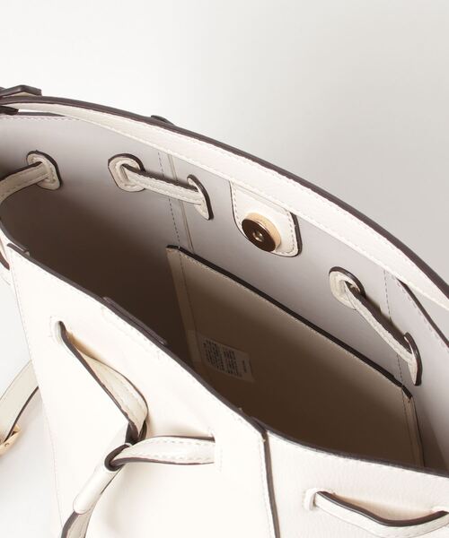 MIAN (ミアン)の「【MIAN】巾着2wayショルダー LOTUS 2221-217-1(ショルダーバッグ・レディース・ブラック/アイボリー/グレイッシュベージュ/モカ/イエロー/シルバー・FREE)」の10枚目の写真