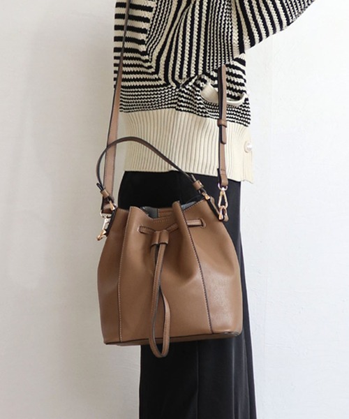 MIAN (ミアン)の「【MIAN】巾着2wayショルダー LOTUS 2221-217-1(ショルダーバッグ・レディース・ブラック/アイボリー/グレイッシュベージュ/モカ/イエロー/シルバー・FREE)」の3枚目の写真