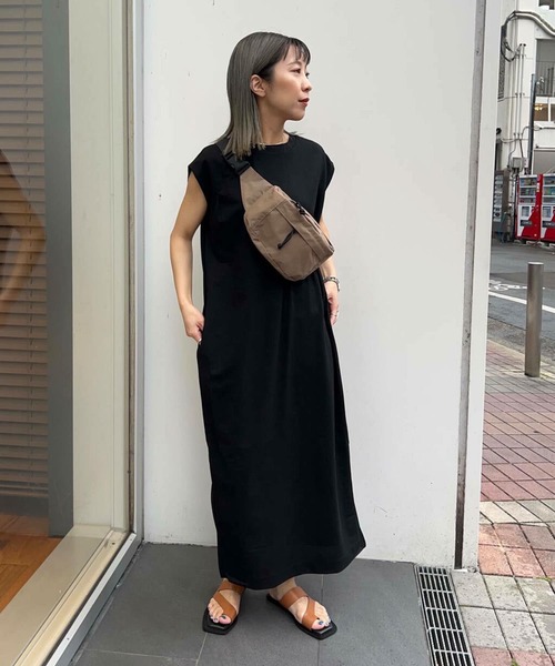 【新品】URBAN RESEARCH ノースリーブロングワンピース ベージュ URBAN RESEARCH（アーバンリサーチ）の「ノースリーブカット
