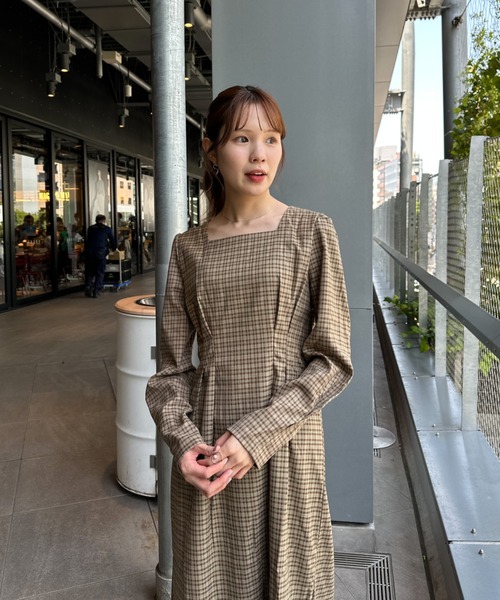 Olu.（オルドット）の「タックウエストマークチェックラインワンピース