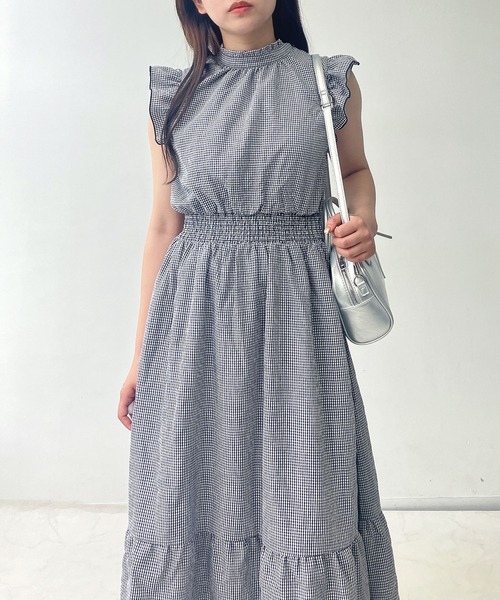 AS KNOW AS plus（アズノゥアズプラス）の「〇前後2WAYノースリーブティアードワンピース（ワンピース・レディース・アイボリー系/ブラック系/ブルー/ブラック/グレイッシュベージュ/イエロー系/ピンク系/ブラック系その他/オフホワイト・FREE）」の4枚目の写真